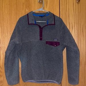 Patagonia pull over, rarely worn, good condition!